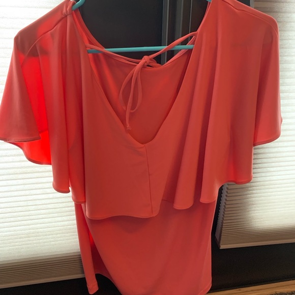 Coral Ann Taylor Factory top. - Picture 2 of 6